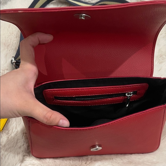 Lounge fly Dragon Ball Z Red Crossbody Bag with Embroidered Patch - Picture 4 of 6